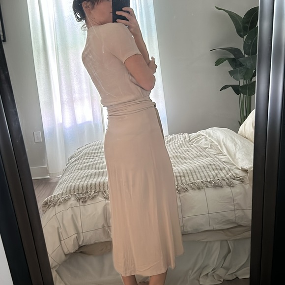 Reformation wrap dress - Picture 2 of 4